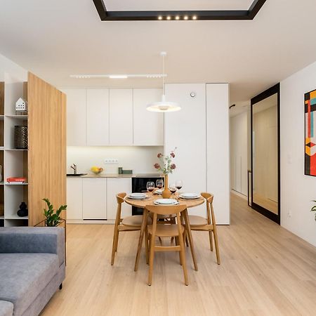 Apartment Old Town Krowoderska With Free Underground Garage Krakow Bagian luar foto